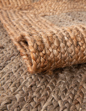 Handcrafted Two-Tone Braided Jute Round Area Rug for Cozy Living Room & Bedroom Decor