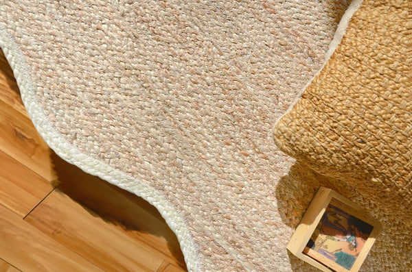 Handwoven Natural Jute Scalloped Rug Handmade Braided Area Rug with White Border