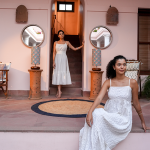 Handwoven Jute Rug with White Scalloped Border