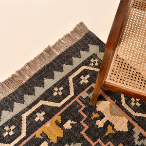 Geometric Area Rug Handwoven Wool Jute - Elegant Black Zigzag