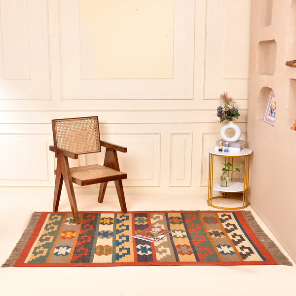 Handwoven Wool Jute Geometric patterned carpet