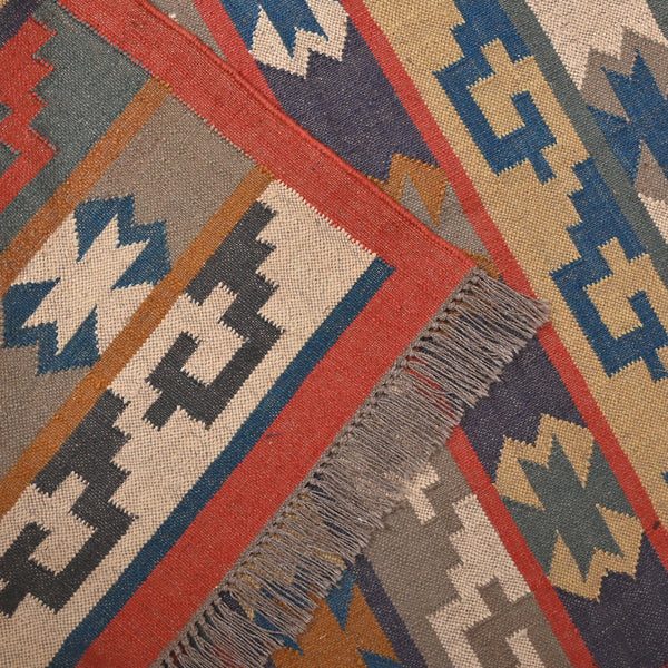 Handwoven Wool Jute Geometric patterned carpet