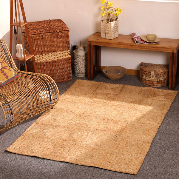 Handwoven Natural Jute Area Rug Geometric Braided Eco-Friendly Living Room
