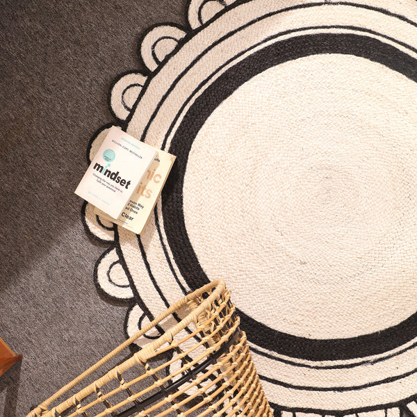 Handwoven Round Jute Rug with Black Border - Natural Braided Boho Area Rug
