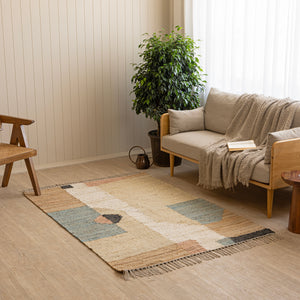 Handwoven Jute Rug with White Scalloped Border