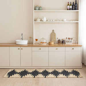 Handwoven Jute Rug with White Scalloped Border