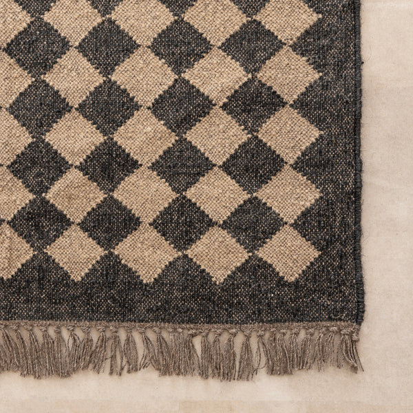 Black & Beige Geometric Diamond Pattern Area Rug Modern Boho Farmhouse Woven Rug with Fringe
