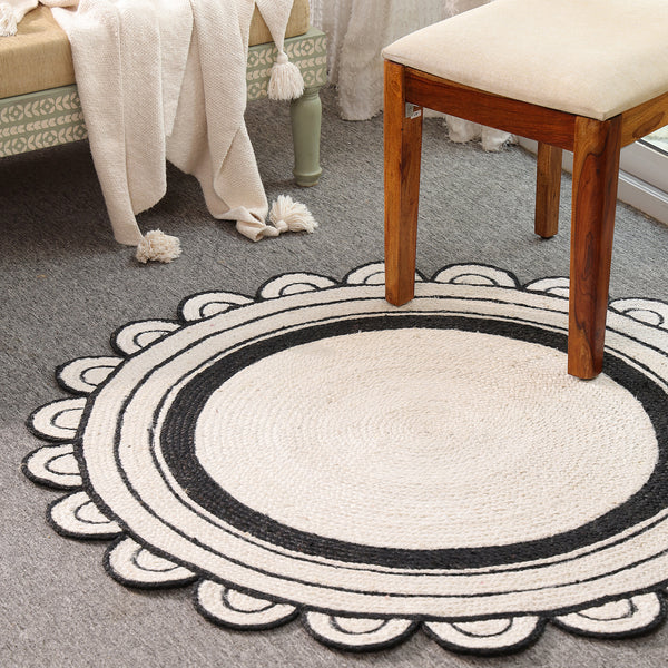 Handwoven Round Jute Rug – Black & White Braided Scalloped Area Rug | Boho Farmhouse Decor