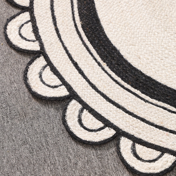 Handwoven Round Jute Rug – Black & White Braided Scalloped Area Rug | Boho Farmhouse Decor