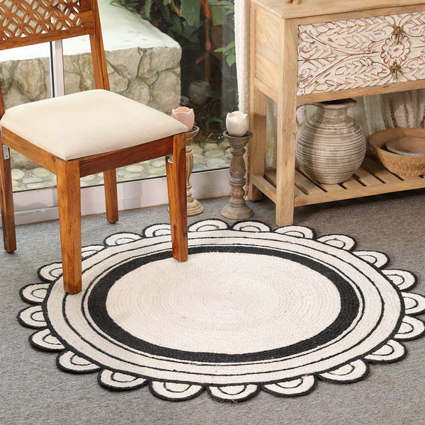 Handwoven Round Jute Rug – Black & White Braided Scalloped Area Rug | Boho Farmhouse Decor