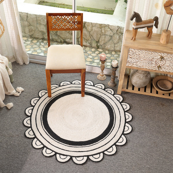 Handwoven Round Jute Rug – Black & White Braided Scalloped Area Rug | Boho Farmhouse Decor