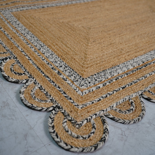 Scalloped Edge Jute RugHandbraided Natural Boho Accent