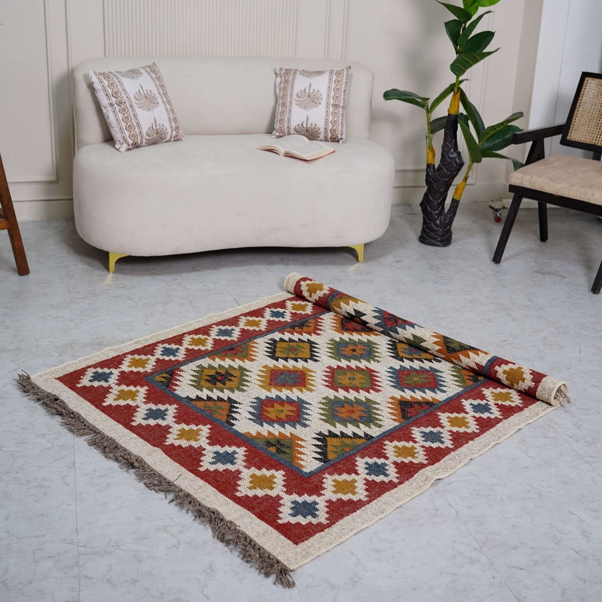 Geometric Kilim - Inspired Jute Wool Rug - Handcrafted Flatweave with Bold Tribal Pattern - Gahlot International