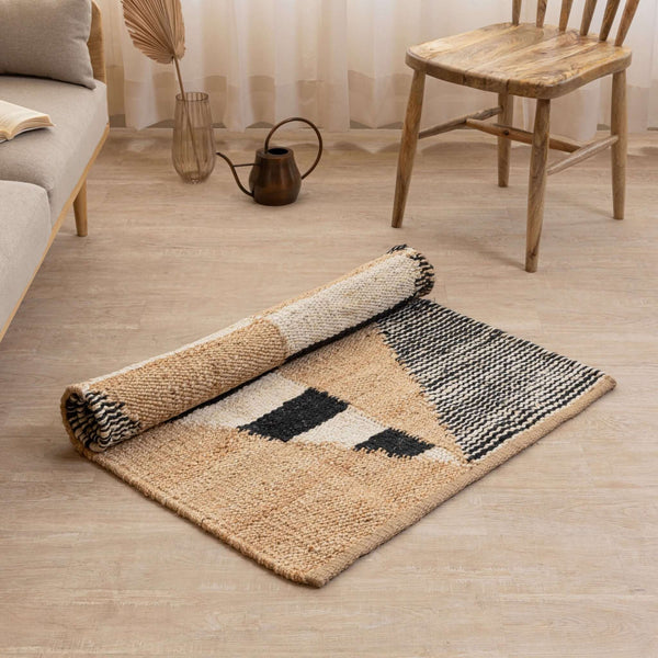Handcrafted 100% Natural Hemp Rug ¬ Natural Black & White Diamond Design - Gahlot International