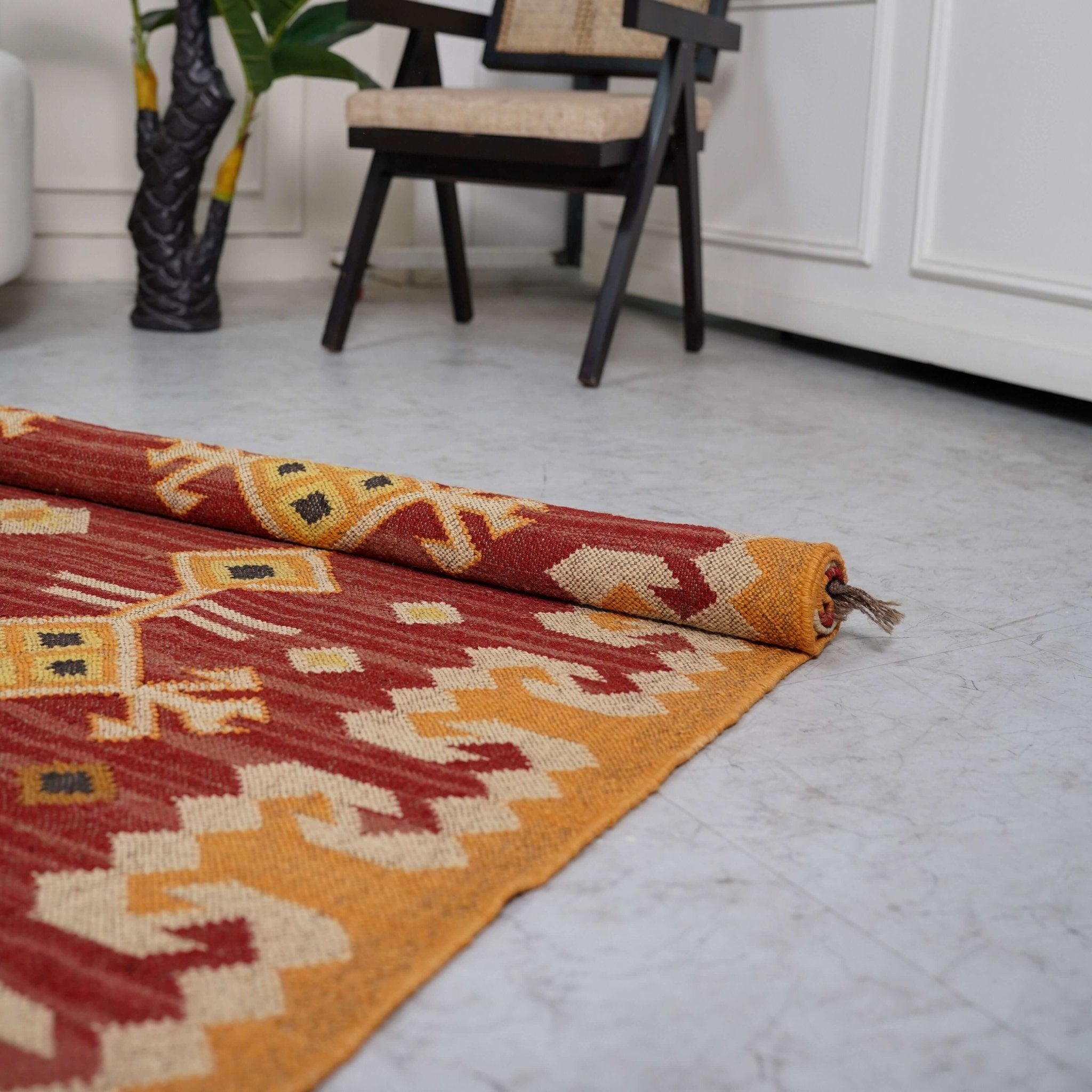 Traditional Jute - Wool Rug with Geometric Diamond Motifs – Handcrafted Kilim Design - Gahlot International